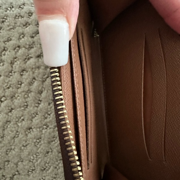 Louis Vuitton compact zippy wallet - Picture 12 of 16